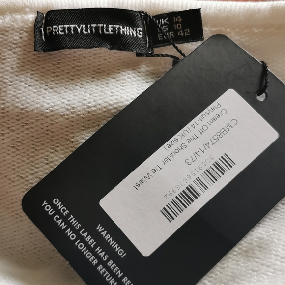 NWT PRETTYLITTLETHING off the shoulder short jumpsuit - Picture 2 of 5